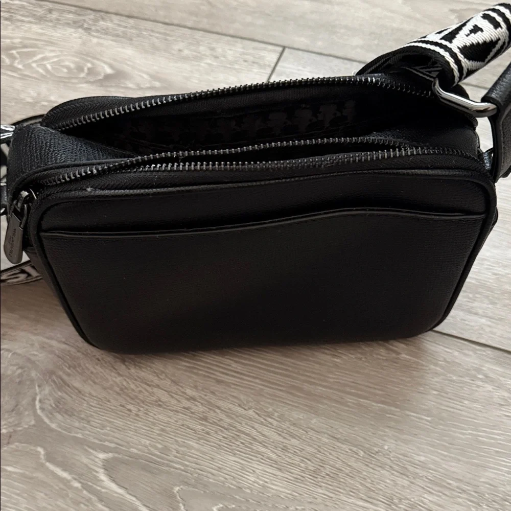 Karl Lagerfeld Black Belt Bag with Eiffel Tower Design - Picture 4 of 4